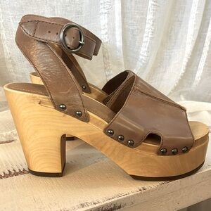 Frye Taupe Leather Platform Clog Sandals